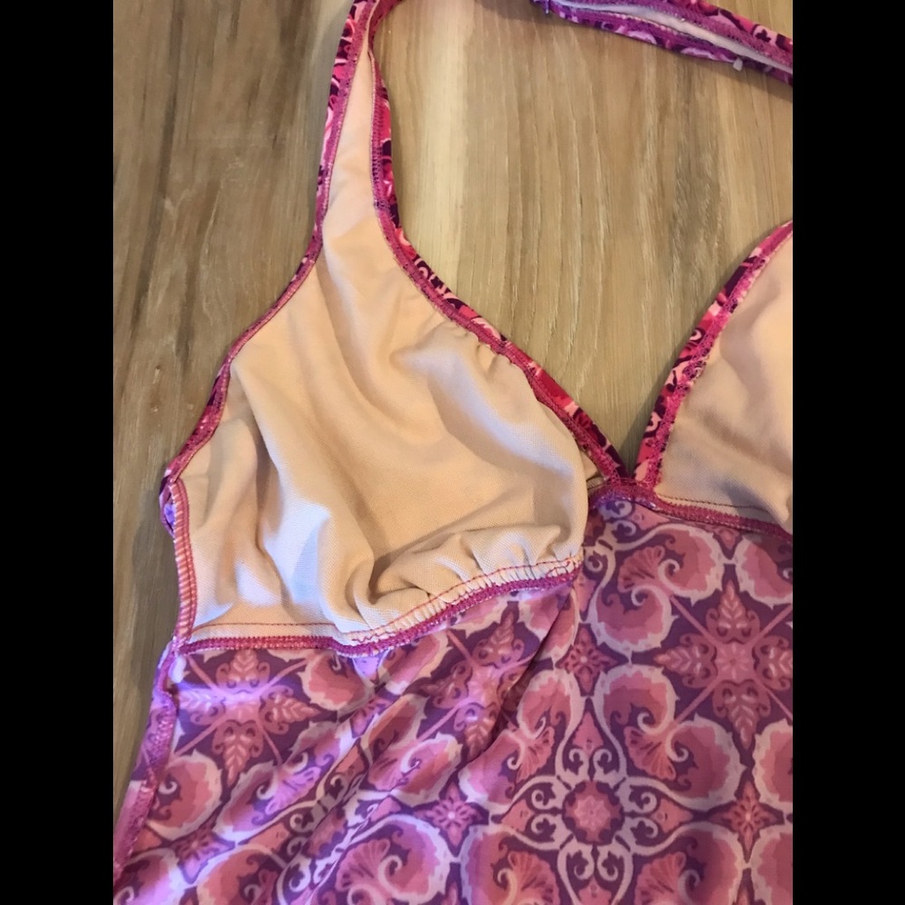 Jacqueline Smith pink 2-piece bikini halter type top & skirted bottom - Picture 6 of 13